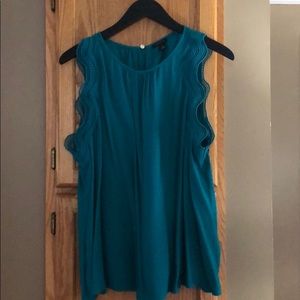 Sleeveless detail sleeve blouse